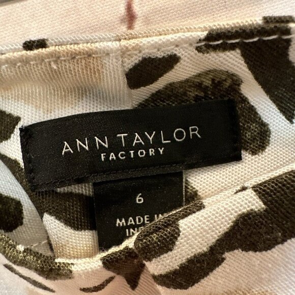 Ann Taylor Wide Leg Crop Pants Lyocell Green Ivory Geometric Print Size 6 NEW - Picture 4 of 8